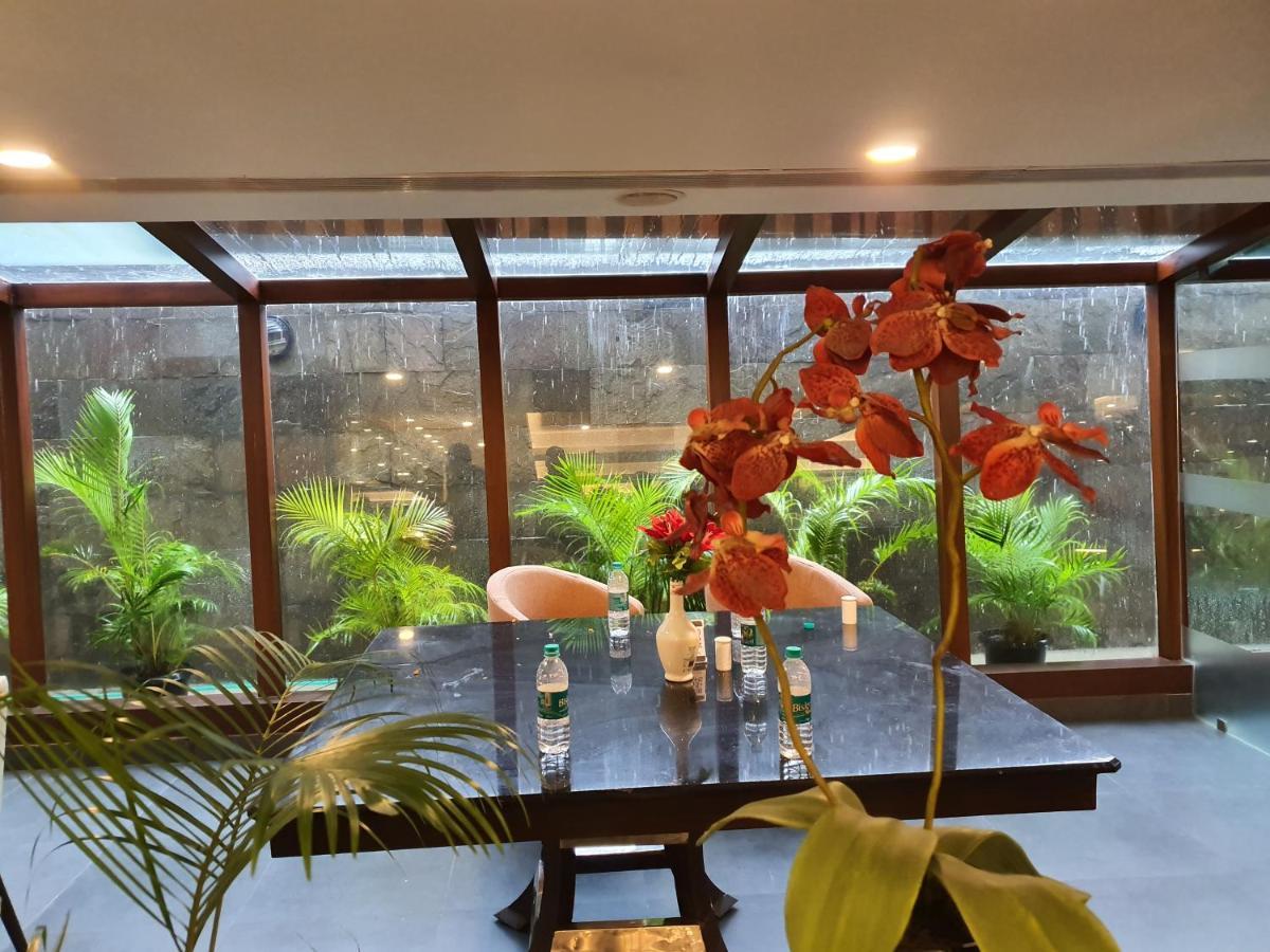 Shravanthi Sarovar Portico Bangalore Exterior foto